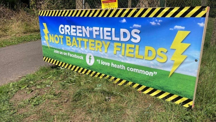 İngiltere'de Batarya Enerji Depolama Sistemlerine İlişkin Hararetli Tartışma