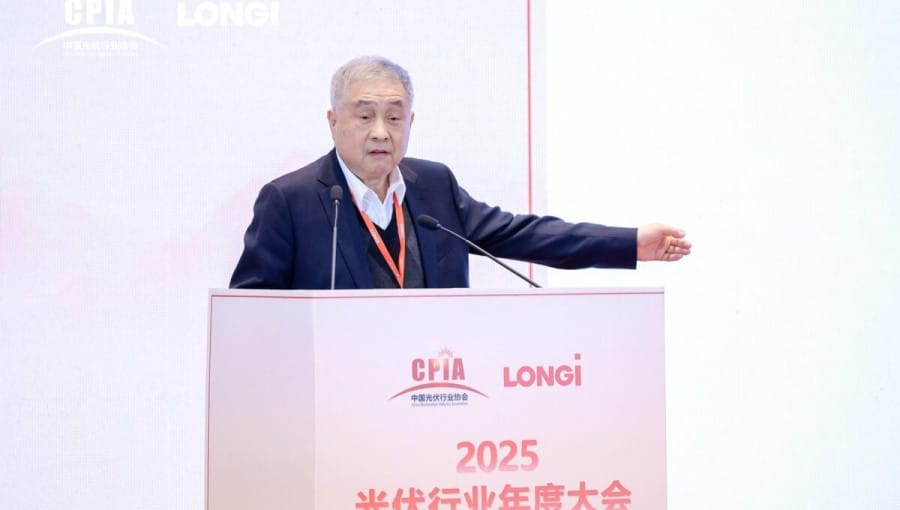 Çin Güneş Enerjisi Sektörü İkilemlerle Dolu Bir Dönemeçte