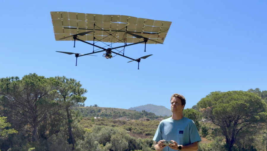 Güneş Enerjili Drone 5 Saatlik Uçuş Rekoru Kırdı