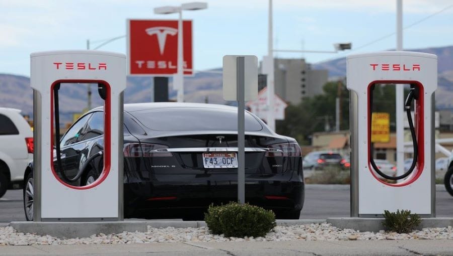 Tesla, Türkiye'nin 10 Kentinde Hızlı Şarj İstasyonu Kuracak