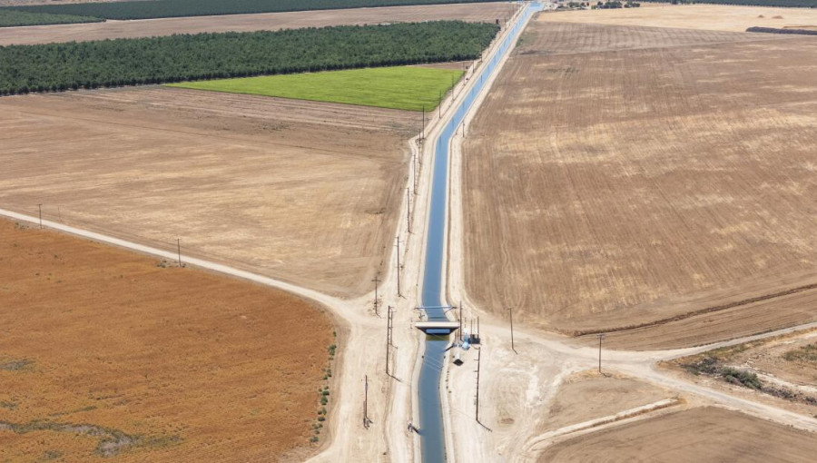 Kuraklıkla Mücadele Eden Çiftçiler Tarlalarını Güneş Paneline Dönüştürüyor