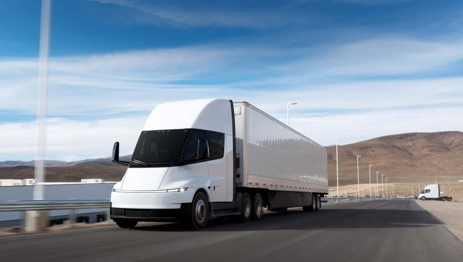 Tesla Elektrikli Tırı Semi Avrupa Yollarına Çıkıyor
